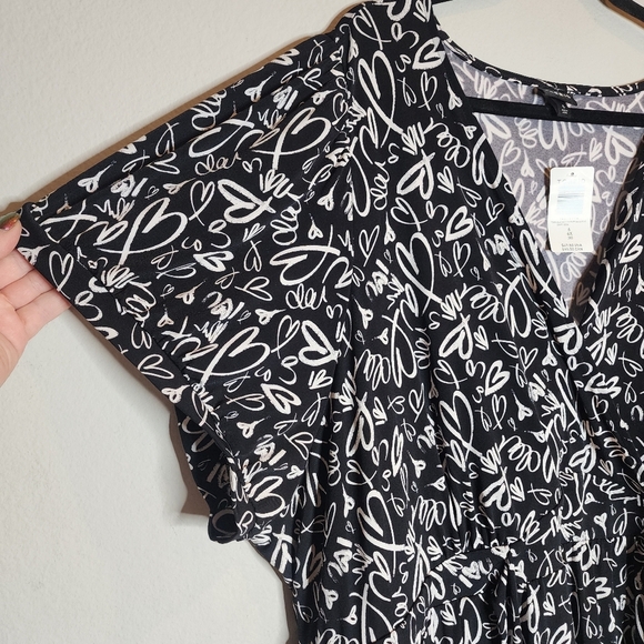 NWT Torrid Hearts Print Mini Studio Knit Surplice Dress Black White 6X Pockets - Picture 10 of 16